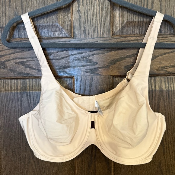 Wacoal Other - Wacoal Soft Beige Nude Underwire Bra not padded